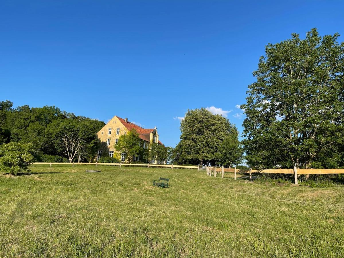 Naturnahes, Neu Moebl.Apartment, Hundefreundlich Neu Gaarz Exterior photo